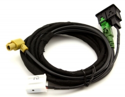 USB ir AUX jungtis su laikikliu i originalią VW automobilio vietą 