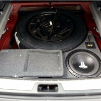 BMW X5 (E70) Dėžė žemų dažnių garsiakalbiui MDF,15L, 25cm 